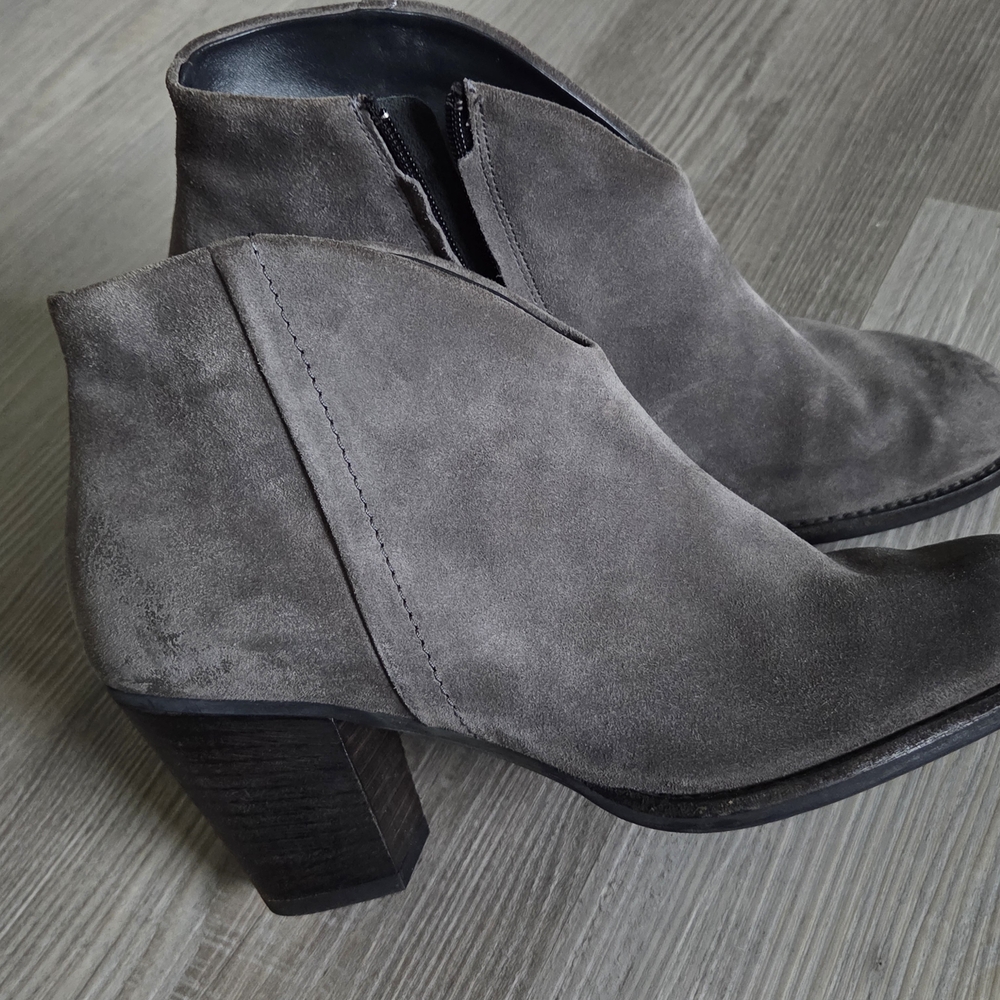 Paul Green Gray Suede Ankle Boots